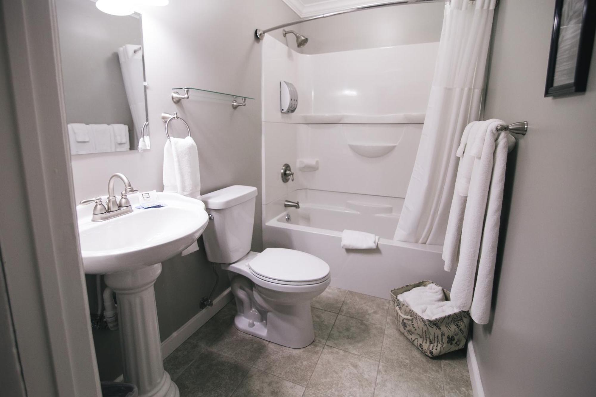 The Continental Hotel Centerville Bagian luar foto